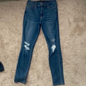 Ultra high-rise crowd super skinny jeans